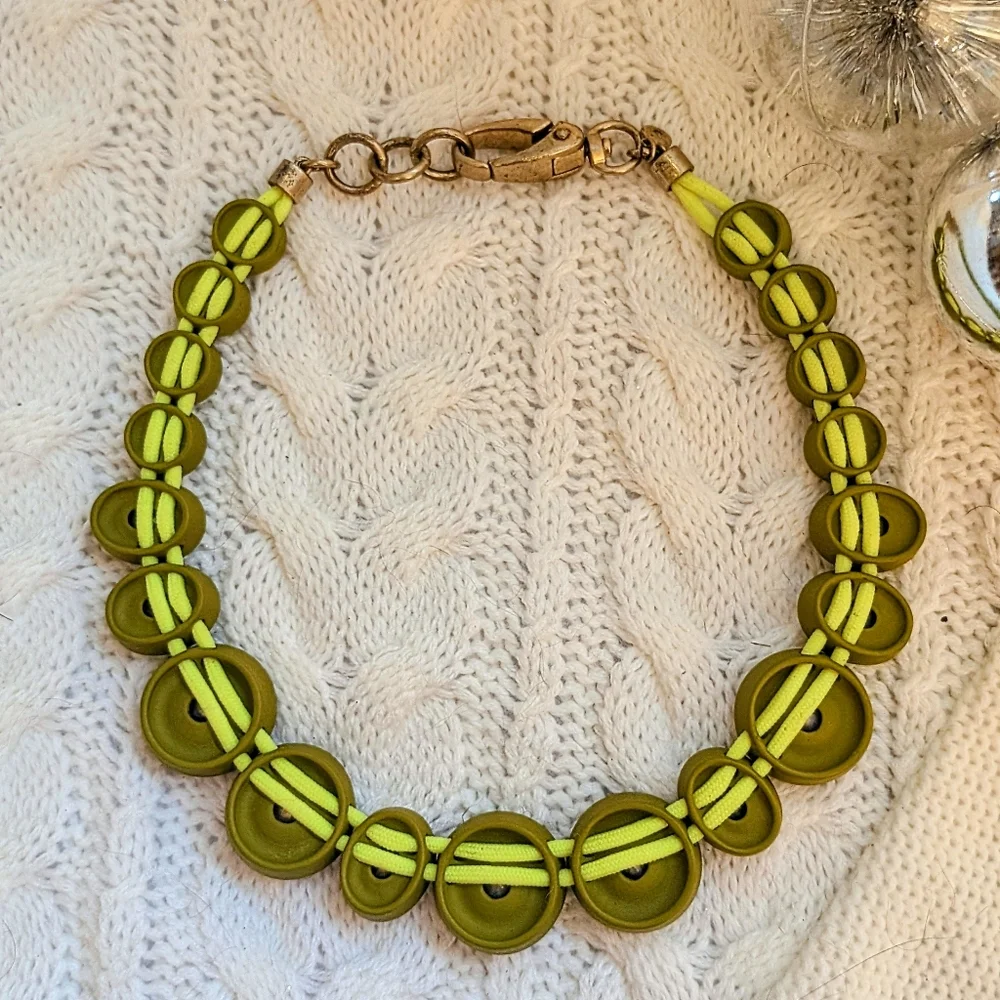 Brûlée J.Crew Olive Green Large Gemstone Necklace - Picture 3 of 7